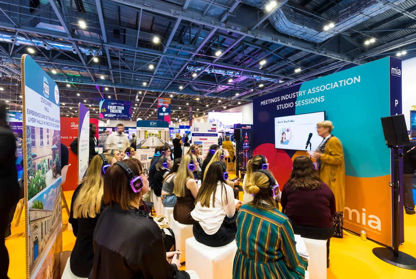 exhibition stand support